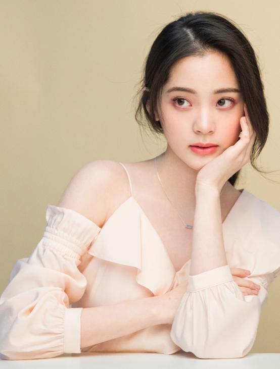 白鹿|王鹤棣白鹿环抱看剧本后，女方过往言行被扒，遭万家嫌还被质疑RN