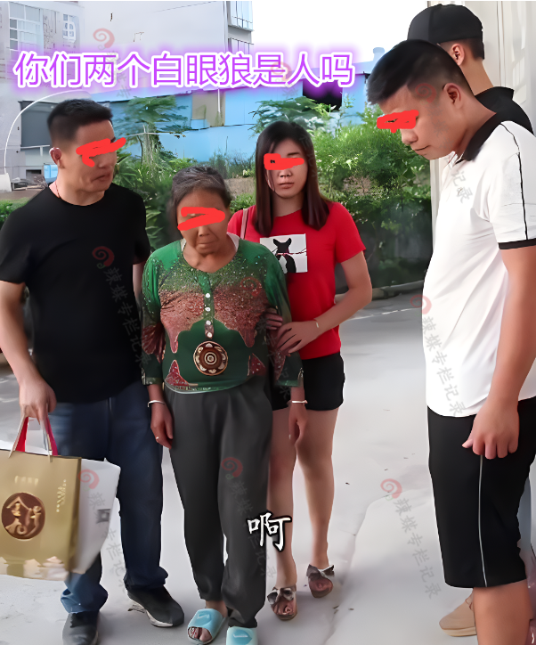 两兄弟把母亲赶出家门,让老人住老房子,大哥怒斥两弟弟是白眼狼