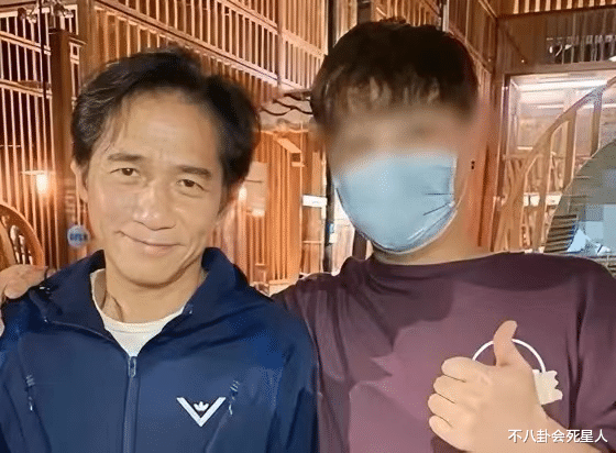 周润发|12位60+男星群像:周润发佝偻如80,吕良伟一身腱子肉似小伙