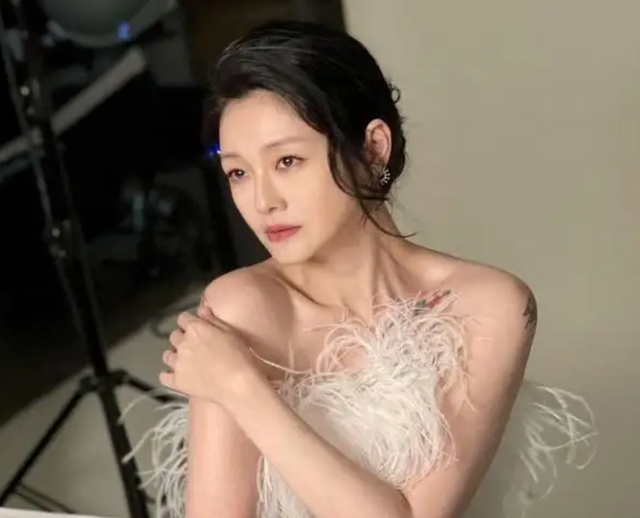 汪小菲|证据来了!汪小菲怒晒离婚协议书,大S离婚后仍每月花男方超百万
