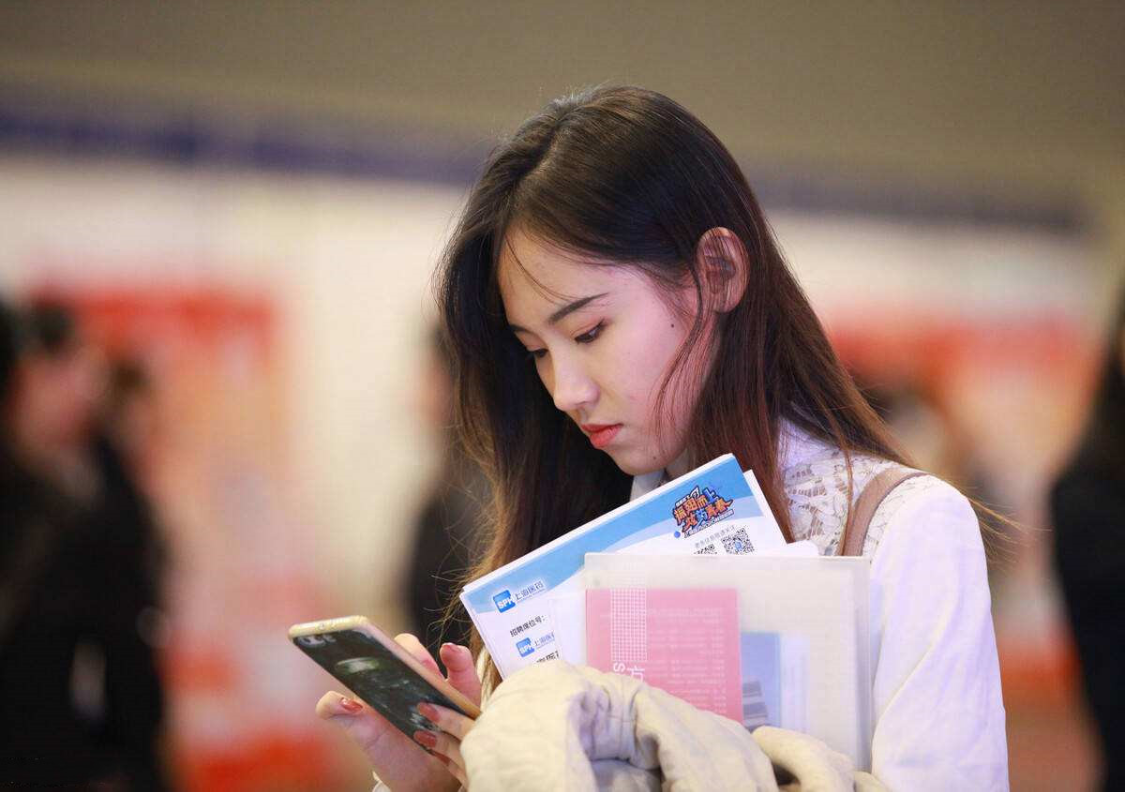 00后|要给00后增加工作强度吗？求职者该如何选择，让自己三年后更值钱