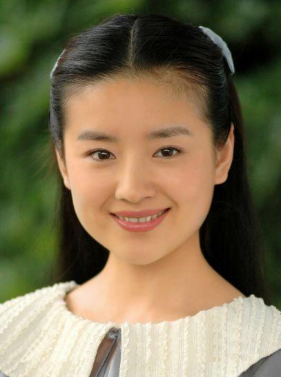 春晚|她曾在春晚上给赵丽蓉当宫女，后被张艺谋成功捧红，今现状如何？
