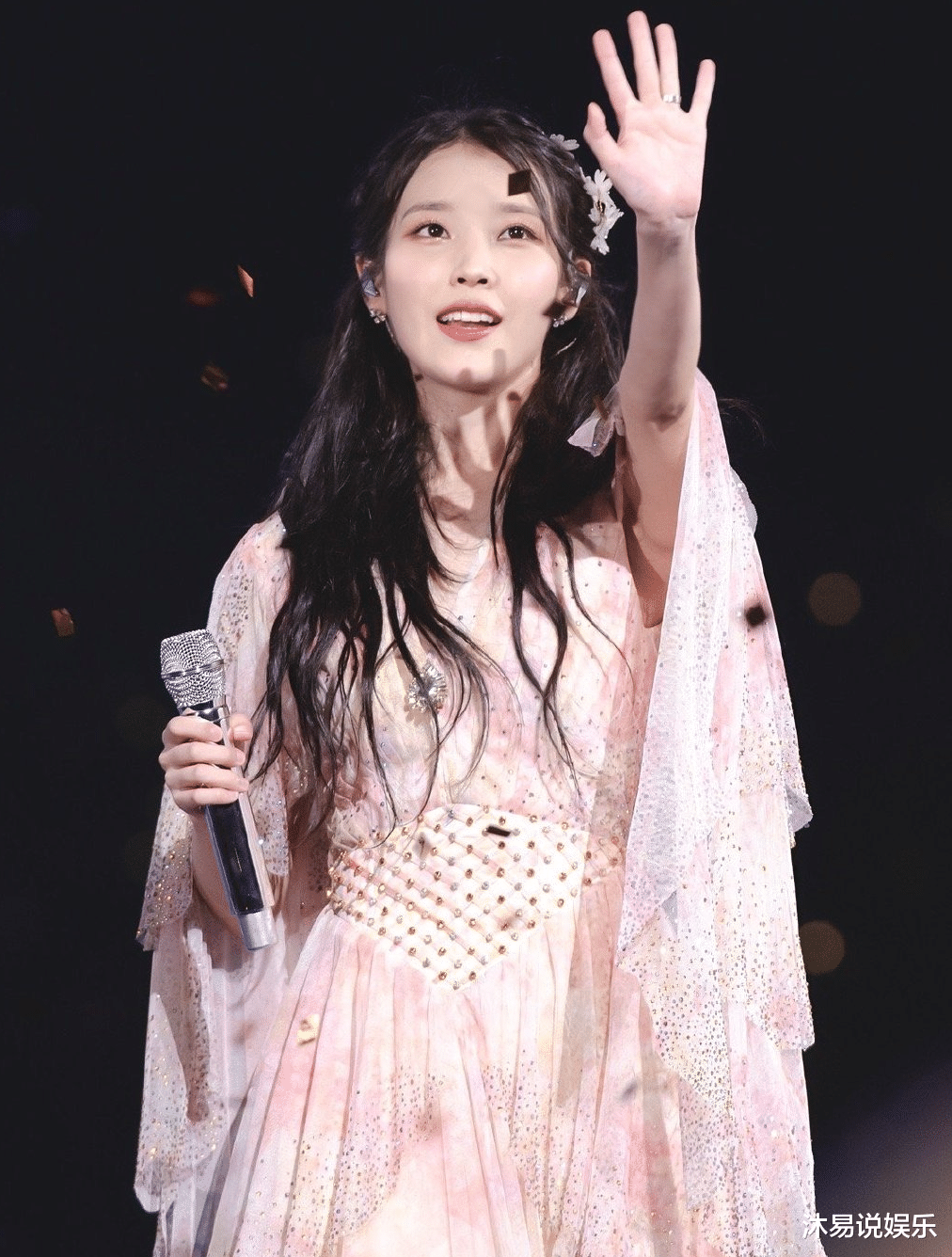 金泰妍|韩国GMA获奖名单公布，IU粉丝大呼离谱，质疑金泰妍偷奖最佳女solo