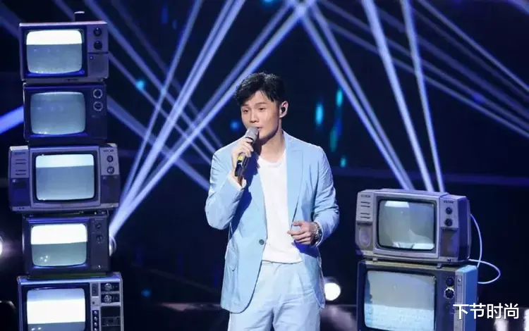 周杰伦|没有周杰伦的命，却得了周杰伦的病！飘了的李荣浩已无可救药！