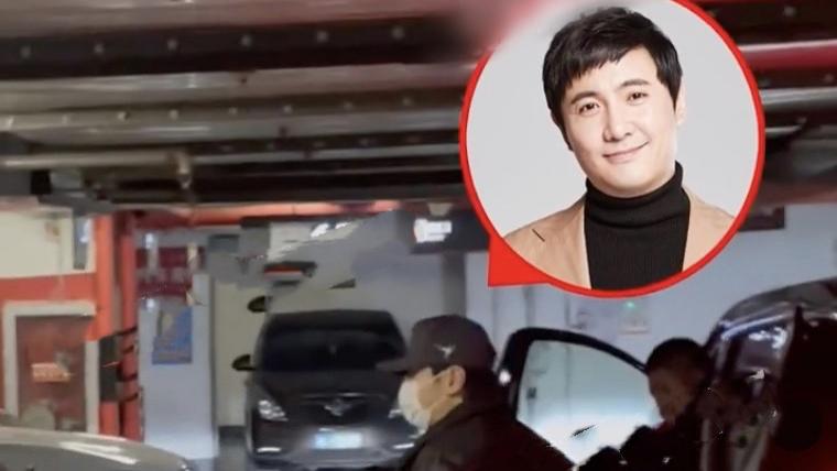 沈腾|沈腾王琦合体现身破婚变传闻，沈腾录春晚后回酒店，妻子紧随其后