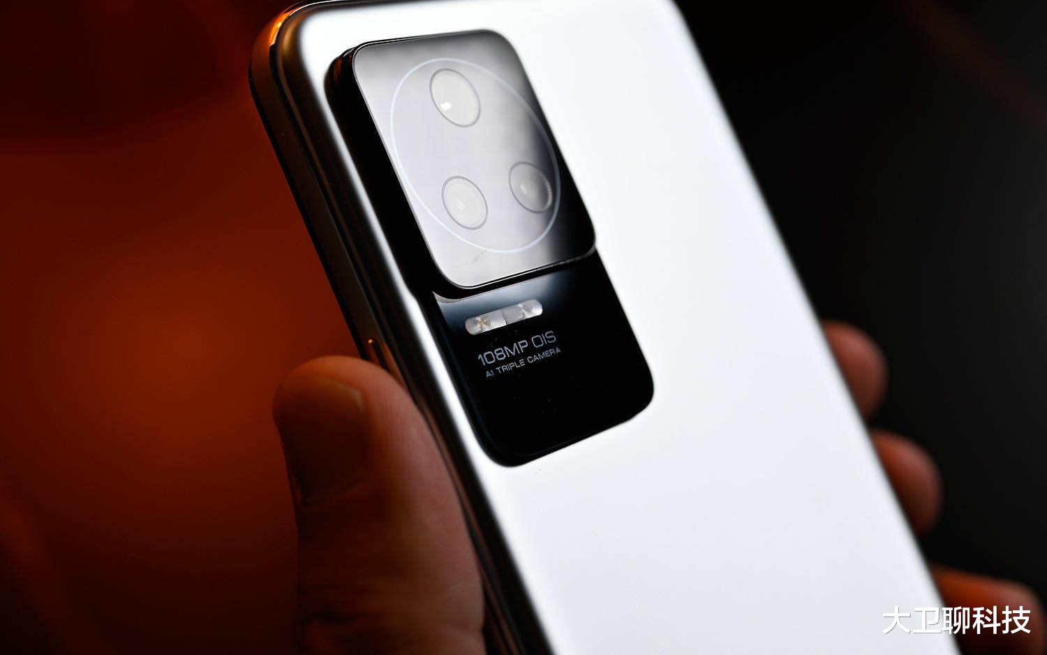 iPhone|公认“零差评”的3款手机，2022年最值得入，三五年不卡顿