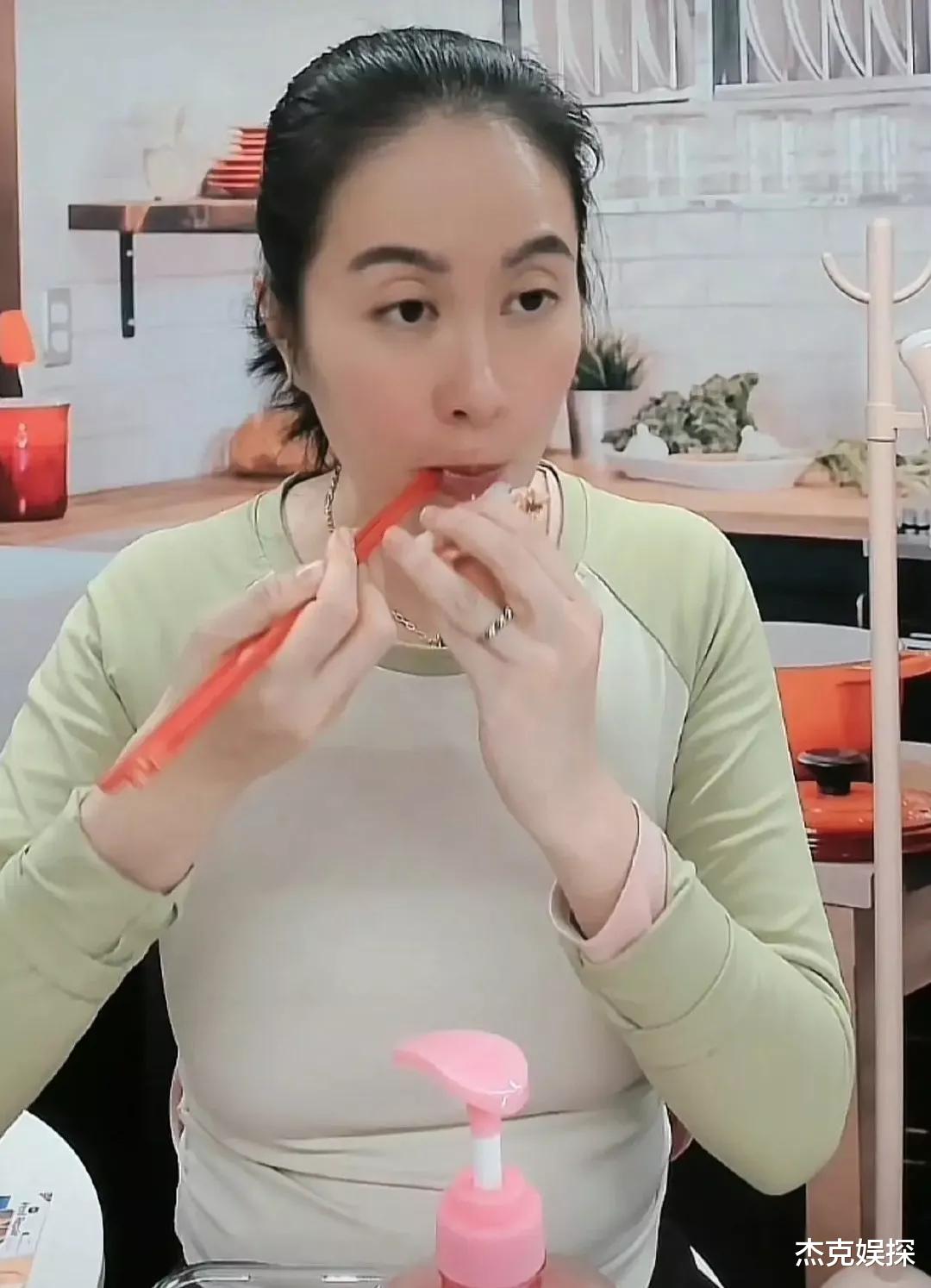 叶璇|叶璇直播带货遭群嘲!抠牙齿、剪脚趾甲、身材走样,太放飞自我了