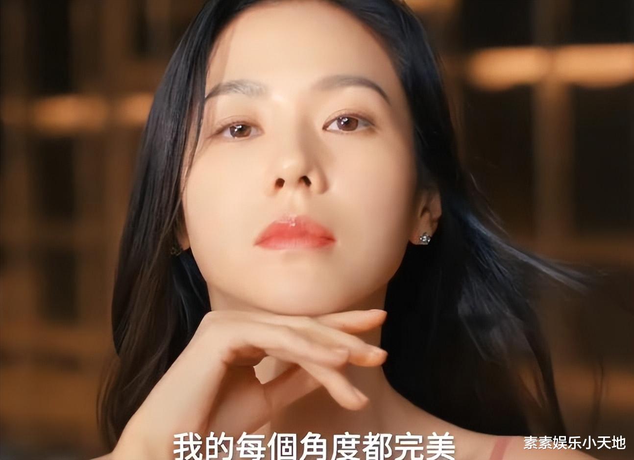 孙艺珍|孙艺珍最新视频公开：穿粉色长裙显优雅，甜笑气质明显很幸福