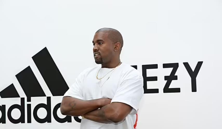 侃爷|侃爷身价大缩水,粉丝急了,发起众筹给他捐钱?网友:不如给我!