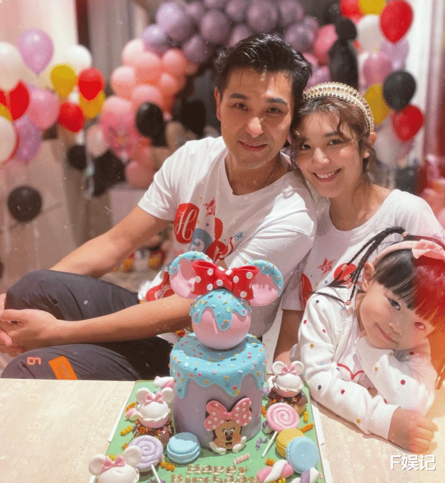 李易峰|TVB视帝陈展鹏一家三口首次制作陶瓷 夫妻俩支开女儿享受二人世界