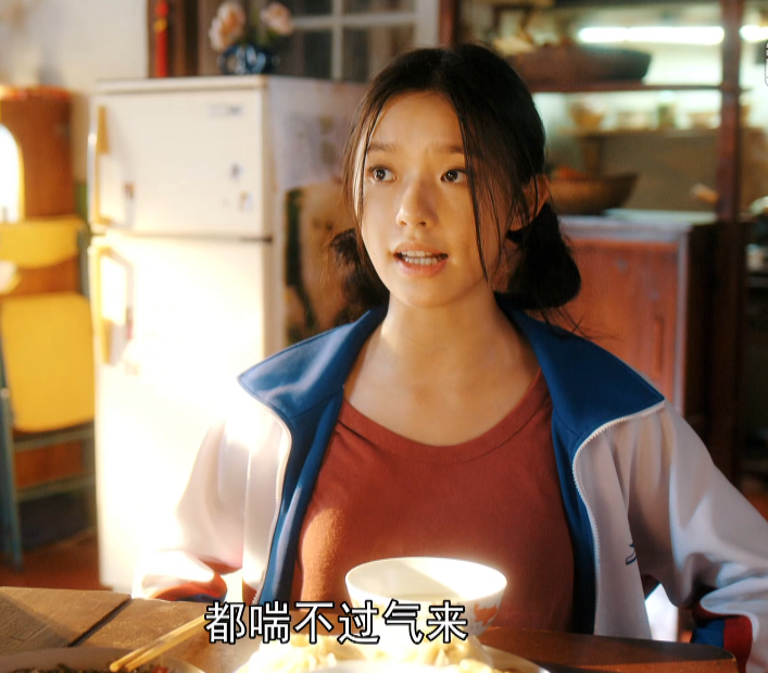 央视|央视又出一部王炸剧，才播1天收视爆了，张嘉益妻子演技惊艳四座