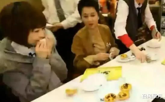 整容|整容成瘾，瘦到病态，痴迷于少女人设，内娱可怕的畸形审美