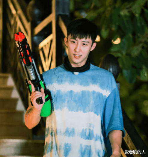 龚俊|极限挑战:龚俊、岳云鹏、黄景瑜、王迅种珊瑚,杨超越给海狮体检