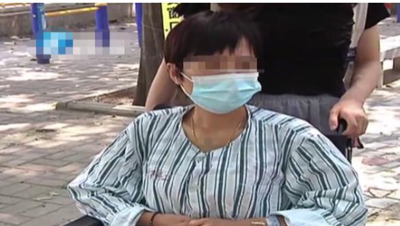 河南许昌，一名女子在公司上班，每个月按时上交医保
