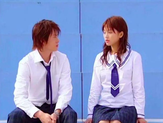 金莎|?《十八岁的天空》大聚会，蓝菲琳脸部浮肿，裴佩老师年轻依旧！