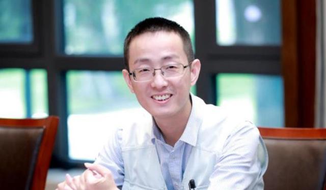 物理学家|杨振宁力荐19岁物理学家出国，他毕业后拒绝回国，后来怎样了？