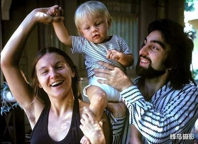 道恩·强森|25张活久未见的历史照片,巨石强森在产房,潜艇的横切面太震撼