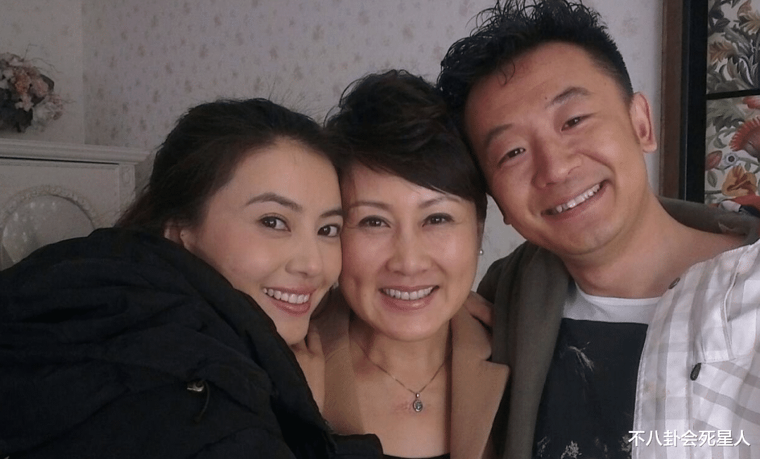 丁海峰|明星热衷割眼袋，有人立马年轻20岁，有人却僵到笑不出来