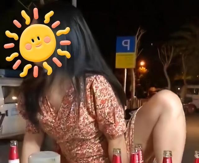 美女醉酒后脚踩板凳纪实,霸气外露,网友:这谁敢要