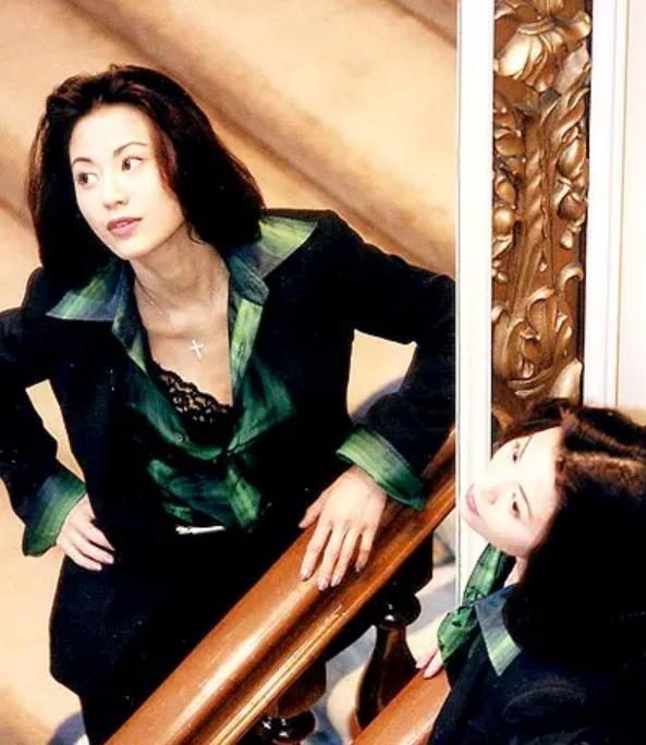 陈雅伦|“出柜”潘美辰，游走于黄尚伟和王晶之间，陈雅伦的情史太丰富