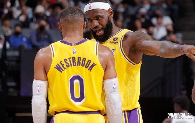 NBA一夜16大动态:湖人拒绝威少4换3交易 库里大学球衣正式退役