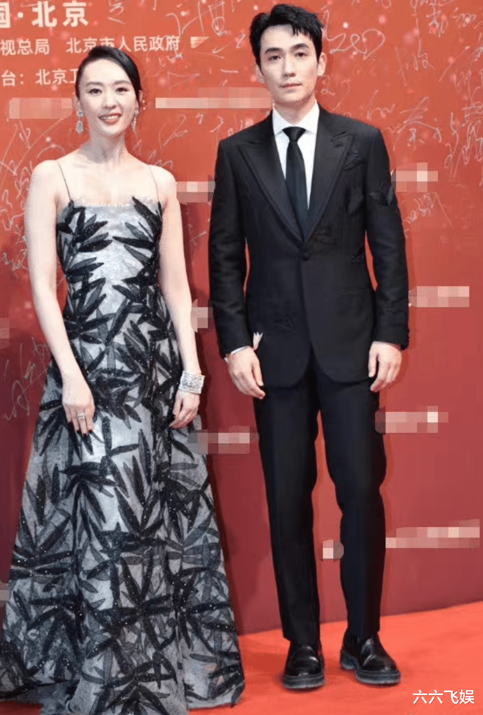 关晓彤|孙俪紫裙黑丝袜、关晓彤露肩显健硕，飞天奖红毯女明星生图好真实