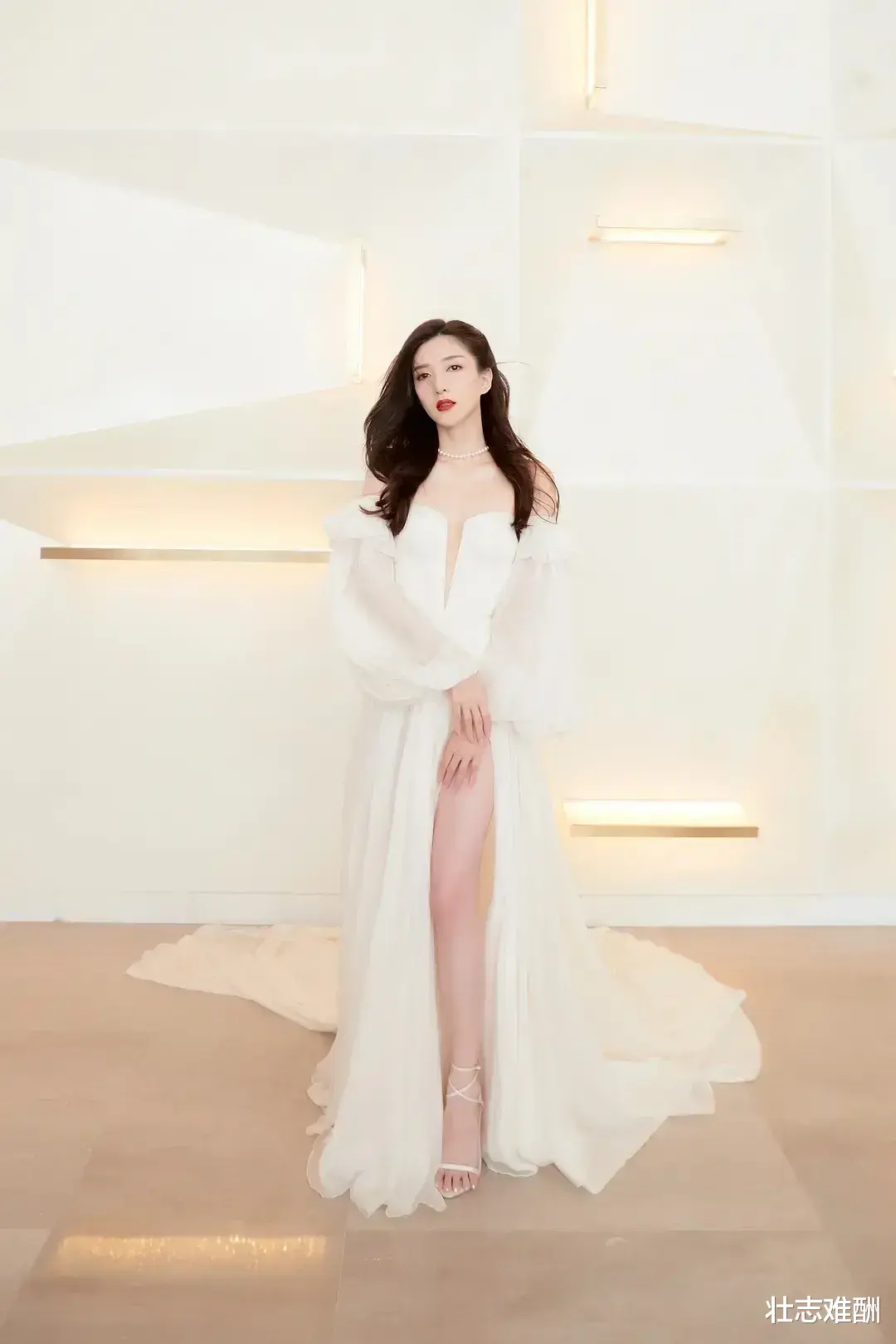 江疏影|一双长腿闯天下,腿比人更著名的女星江疏影