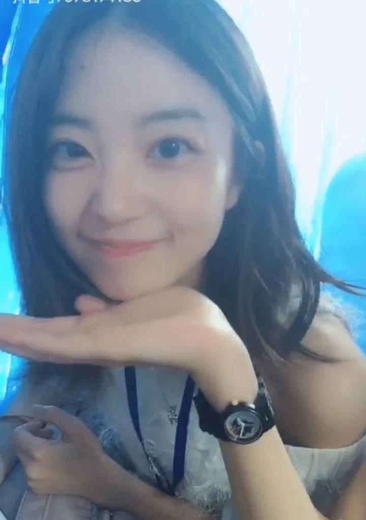 李沁|“清华美女学霸校花”刷屏：别高估了你的颜值