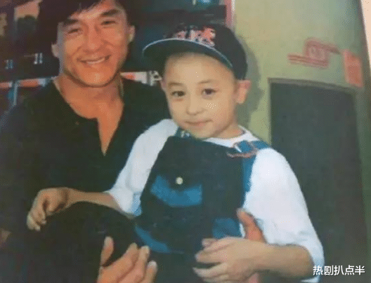 对决|有人越长越丑,有人成年后逆袭,同样是童星差别怎么这么大?