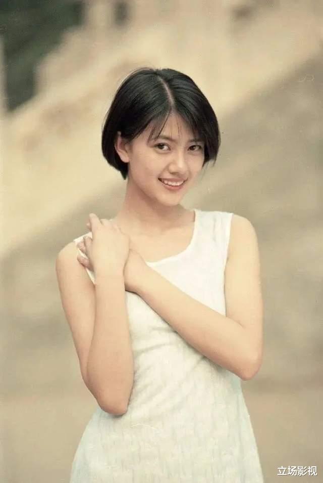 街拍|高圆圆的母亲：10年的求医之路，是女儿的艰辛和心痛