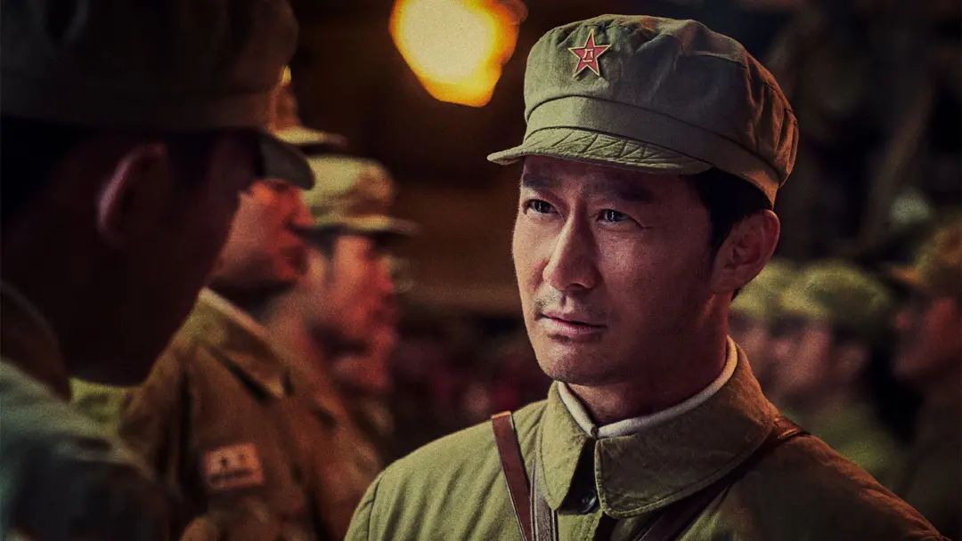 吴京|49岁吴京过年近照曝光!满脸皱纹肚腩明显,与电影中形象判若两人