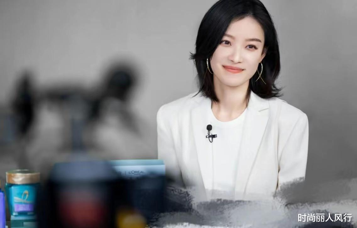 郑州市公安局|倪妮新广造型封神！穿西装拍广告罕见大变样，留短发比长发更美