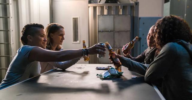 三体|击败《三体》,为上映三个片段被删,这部R级片,重新定义科幻