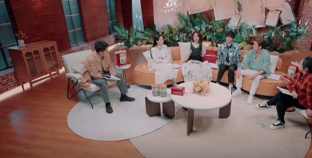 吴昕|吴昕颜值下滑迅速，脸部胖肿嘴巴变大，对快本解散释怀