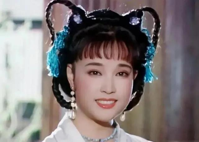 萌妹子|青年演员靠边站,大龄演员挤破头,这些“少女”为娱乐圈蒙一层羞