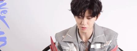 治愈系|嗨放派即将来袭，任嘉伦变治愈系学长，对新身份有信心