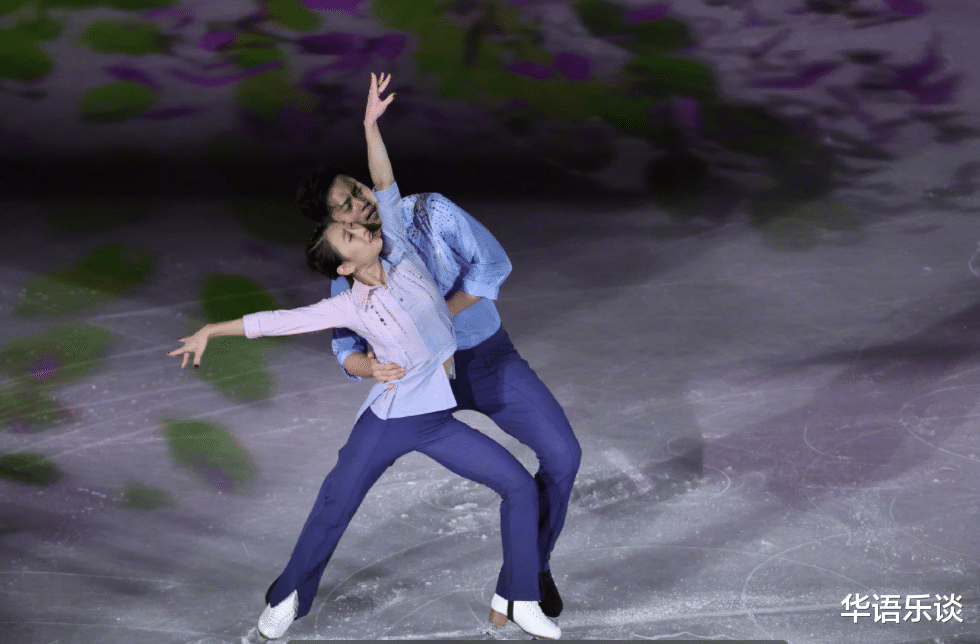 李健|花滑选手上演高端版应援，将李健音乐带上赛场，获偶像鼓励太兴奋