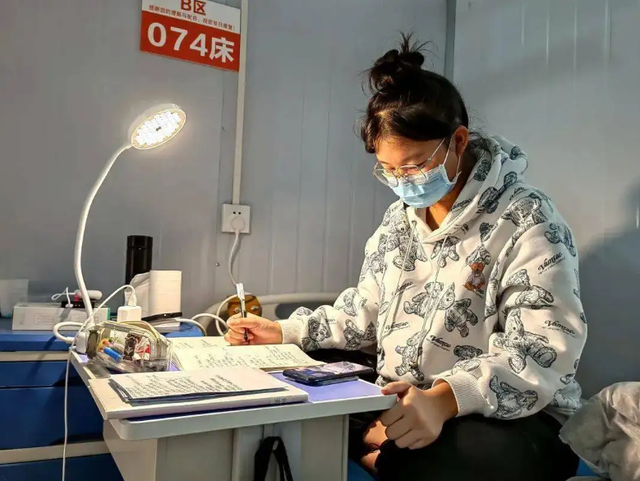 “你们想干什么啊?”18岁少女方舱内发出灵魂拷问,后续通报来了!