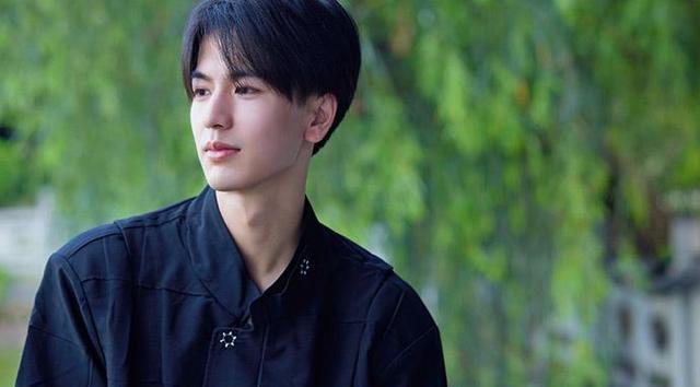 张凌赫|《苍兰诀》长珩结局和谁在一起了?扮演者张凌赫资料大揭秘
