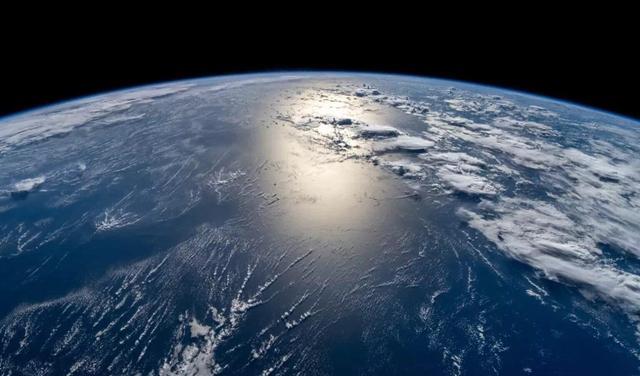 哈勃和斯皮策太空望远镜联合观测,发现了两颗“液态水”超级地球