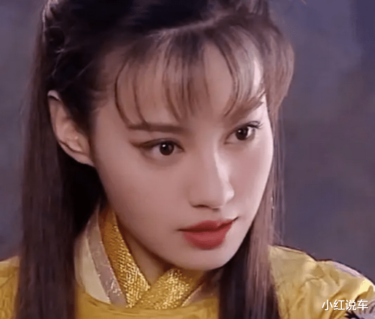 明星 瘦到病态，微笑唇锥子脸，填充浮肿塑料感，内娱有些审美真不高级！