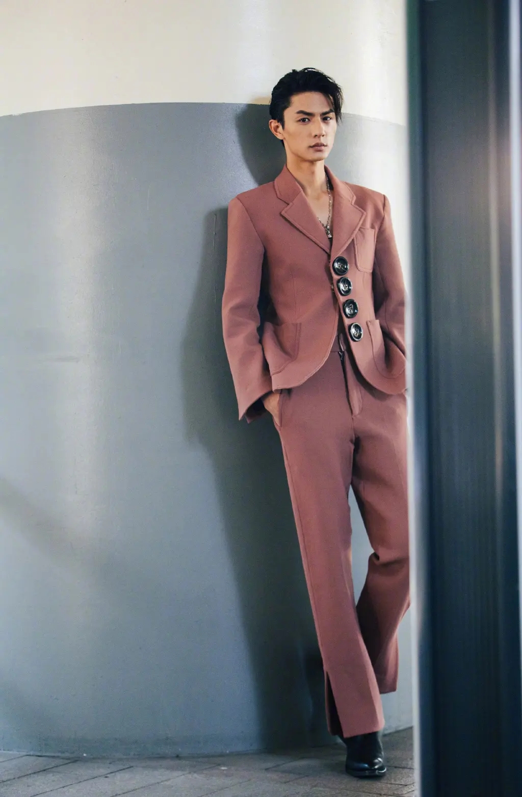 上海市|身高超185的10位男星,个个“鹤立鸡群”,不用抠抠搜搜谎报5cm