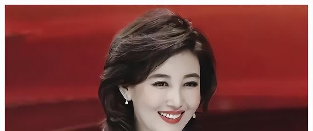 李晨|李红：初中辍学，靠自己成为央视主持，孝顺父母还帮弟弟找工作