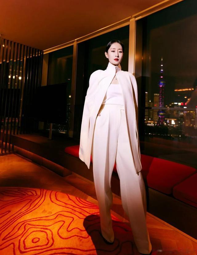 武宁|一天换24套服装,刘敏涛真姐系天花板