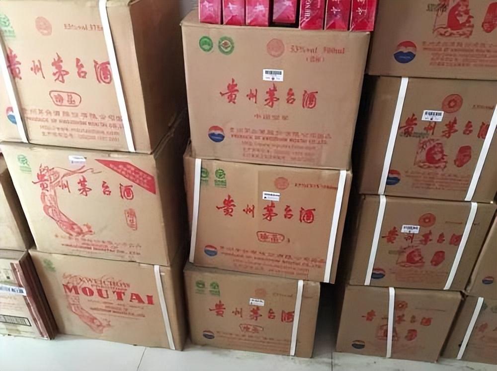 江苏一老爷子寿宴,竟连开6箱茅台,其孙子宴后竟做出“荒唐事”