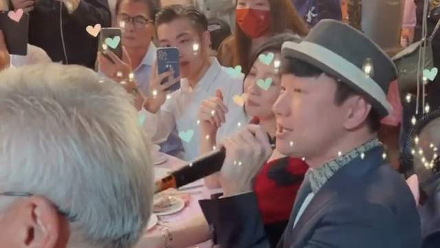 林俊杰|林俊杰富豪亲哥二婚！归宁宴场地破旧似农村吃席，JJ献唱变演唱会