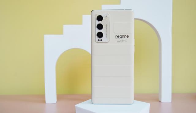 电池|预算少、性价比高的手机怎么选？盘点了这四款机型可以放心入