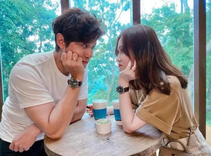 陈乔恩|陈乔恩夫妇庆祝婚后第一个情人节,Alan用心准备浪漫惊喜,超甜蜜