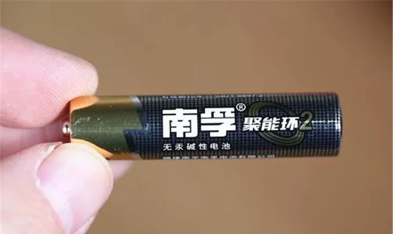 电池|玩具安装南孚电池会烧坏主板？热心网友做试验，结果再度引发争议