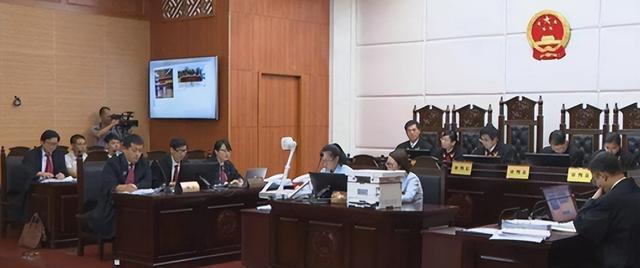 纪实:男学生爱上女老师,闯宿舍强行和女老师发生关系,引发血案